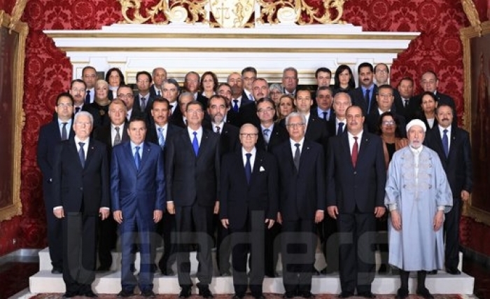 Les anciens ministres étaient-ils tenus de nouveau le serment ? Les anciens ministres étaient-ils tenus de nouveau le serment ?