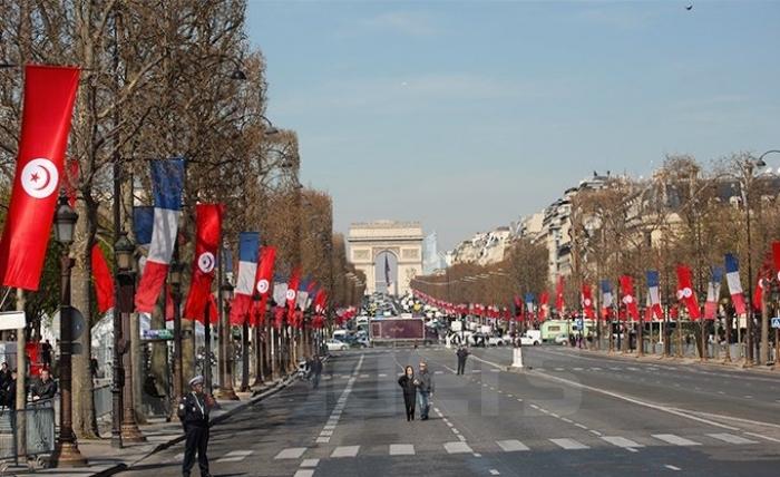 Deuxième journée de la visite d’Etat de Caïd Essebsi à Paris : encore un programme chargé Deuxième journée de la visite d’Etat de Caïd Essebsi à Paris : encore un programme chargé