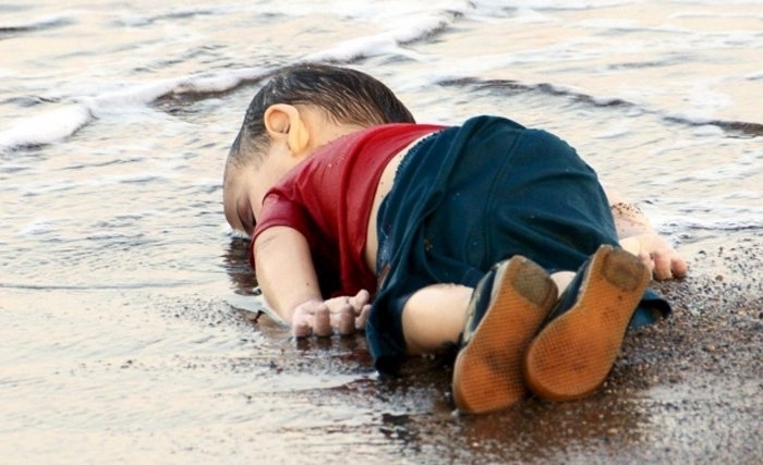 AylanKurdi, l’enfant syrien rejeté par la mer