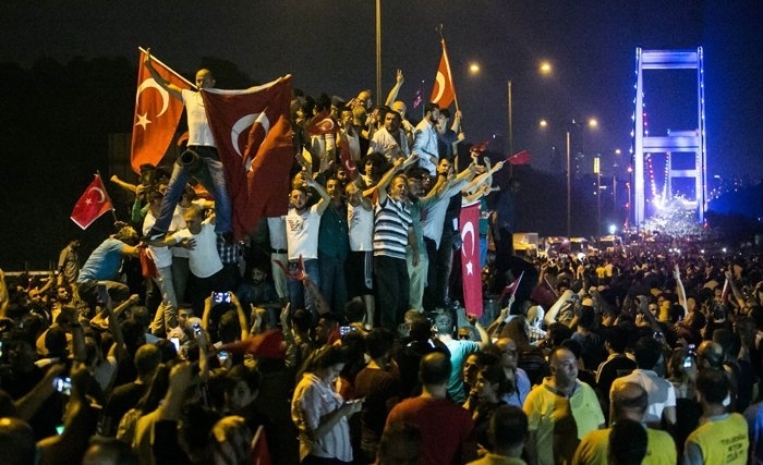 Turquie : la tentative de coup d'Etat divise les députés