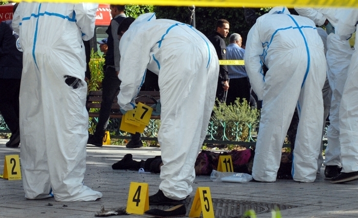 L'attentat terroriste de l'avenue Bourguiba : pas de morts, mais des blessures chez 8 agents de sécurité (Album Photos) L'attentat terroriste de l'avenue Bourguiba : pas de morts, mais des blessures chez 8 agents de sécurité (Album Photos)