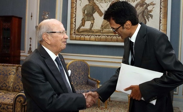 Caïd Essebsi honore la mémoire de feu Me Ahmed Chtourou Caïd Essebsi honore la mémoire de feu Me Ahmed Chtourou