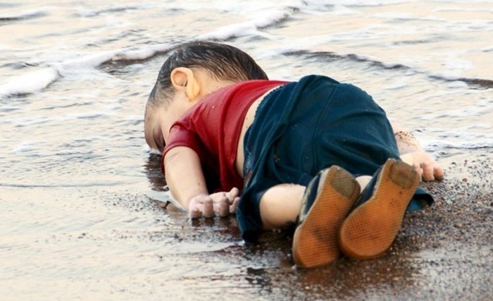 AylanKurdi, l’enfant syrien rejeté par la mer AylanKurdi, l’enfant syrien rejeté par la mer
