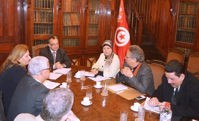 Le ministre des finances s’entretient avec les représentants des structures professionnelles des pharmaciens Le ministre des finances s’entretient avec les représentants des structures professionnelles des pharmaciens