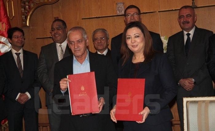 Abassi et Bouchamaoui signent l'accord relatif aux majorations salariales du secteur privé Abassi et Bouchamaoui signent l'accord relatif aux majorations salariales du secteur privé