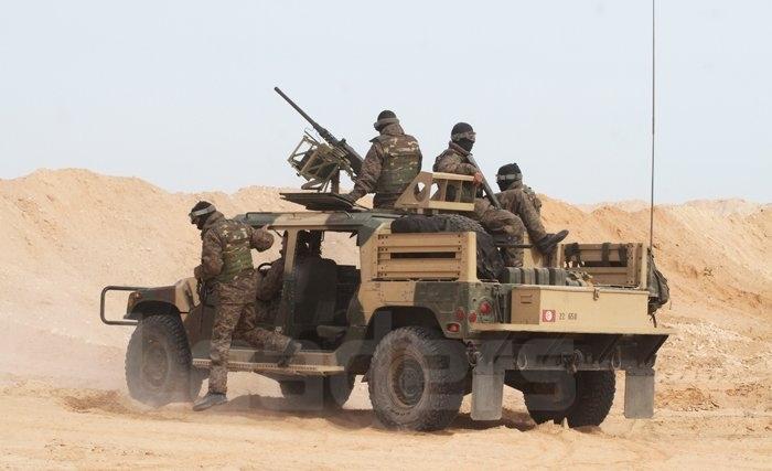 Tout sur le rideau de sable de l’armée tunisienne sur la frontière avec la Libye (Vidéo) Tout sur le rideau de sable de l’armée tunisienne sur la frontière avec la Libye (Vidéo)