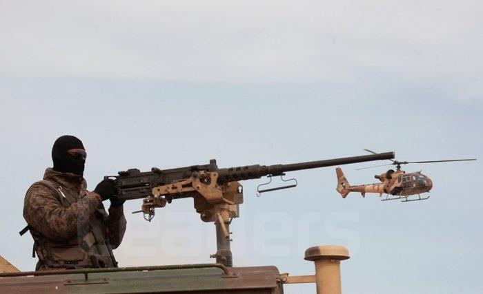 Neutralisation de contrebandiers et terroristes sur la frontière tuniso-libyenne : Une opération blanche de l’armée (Vidéo) Neutralisation de contrebandiers et terroristes sur la frontière tuniso-libyenne : Une opération blanche de l’armée (Vidéo)