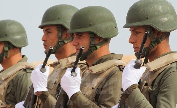 L’armée tunisienne offre 200 D par mois aux jeunes diplômés enrôlés dans le service national et leur ouvre l’accès au recrutement L’armée tunisienne offre 200 D par mois aux jeunes diplômés enrôlés dans le service national et leur ouvre l’accès au recrutement