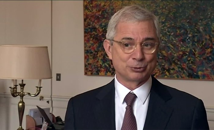 Claude Bartolone visite son appartement natal à Tunis Claude Bartolone visite son appartement natal à Tunis