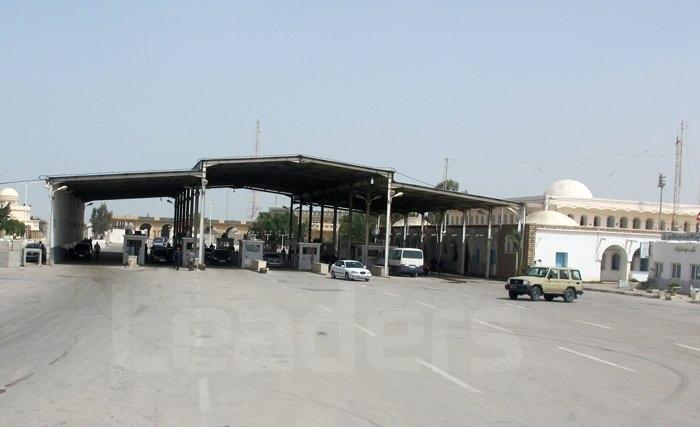 Malgré l'accord tuniso-libyen, le trafic commercial reste interrompu à Ras Jedir Malgré l'accord tuniso-libyen, le trafic commercial reste interrompu à Ras Jedir