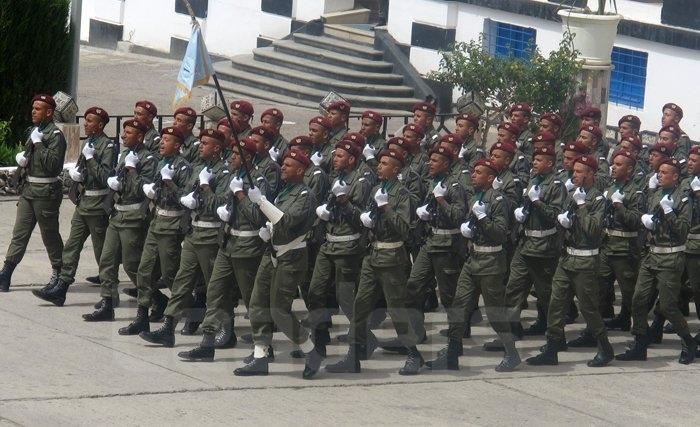Plaidoyer pour l'institution de la médiation au sein de l'armée en tant que mode alternatif de traitement des doléances des militaires Plaidoyer pour l'institution de la médiation au sein de l'armée en tant que mode alternatif de traitement des doléances des militaires