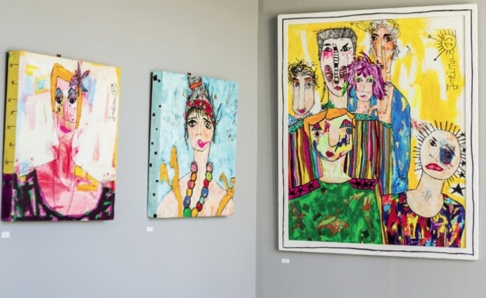Jneïna Messaoudi: Une femme-enfant accro à la couleur Jneïna Messaoudi: Une femme-enfant accro à la couleur