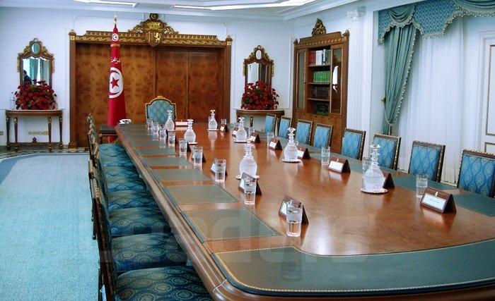 Urgent : Comment éviter à la Tunisie de graves risques financiers Urgent : Comment éviter à la Tunisie de graves risques financiers
