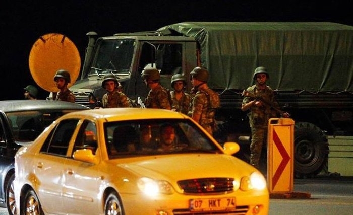 Situation confuse en Turquie où une partie de l'armée dit avoir pris le pouvoir Situation confuse en Turquie où une partie de l'armée dit avoir pris le pouvoir