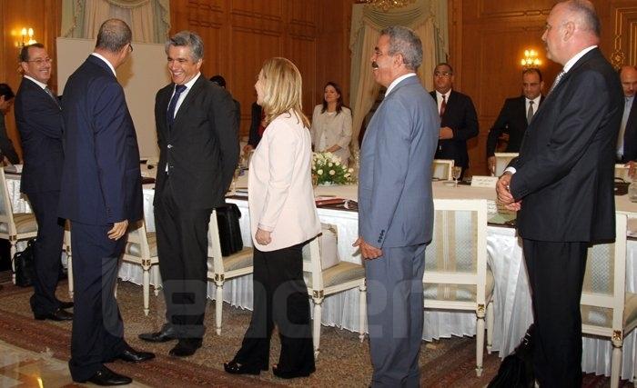 Dernier Conseil des ministres avant le Bardo : Comment Habib Essid peut maintenir la concentration (Vidéo et Album photos) Dernier Conseil des ministres avant le Bardo : Comment Habib Essid peut maintenir la concentration (Vidéo et Album photos)