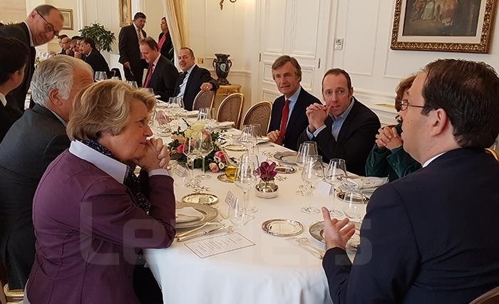 Caïd Essebsi le 2 décembre à Paris pour la sortie de son livre Démocratie en terre d’Islam Caïd Essebsi le 2 décembre à Paris pour la sortie de son livre Démocratie en terre d’Islam