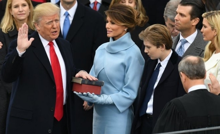 Donald Trump devient officiellement le 45e président des Etats Unis Donald Trump devient officiellement le 45e président des Etats Unis