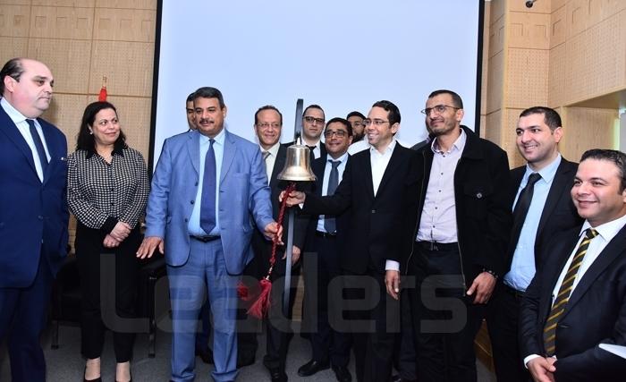 La cloche de la bourse sonne la première cotation de la Société Atelier de Meuble «Intérieurs» La cloche de la bourse sonne la première cotation de la Société Atelier de Meuble «Intérieurs»