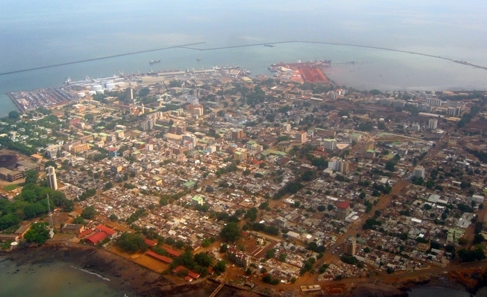 La Gazelle tisse sa toile dans le ciel africain et dessert Conakry. La Gazelle tisse sa toile dans le ciel africain et dessert Conakry.