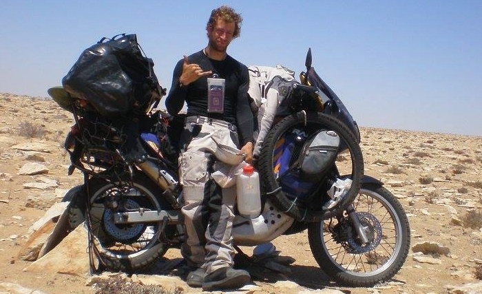 Un Italien à moto à travers l’Afrique Un Italien à moto à travers l’Afrique
