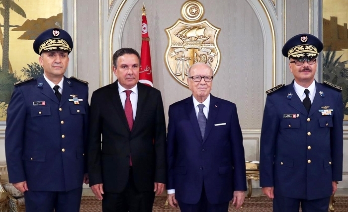 Le général Hajjam, nouveau chef d’Etat-major de l’Armée de l’Air et le général Belati, nouvel inspecteur général des forces armées tunisiennes