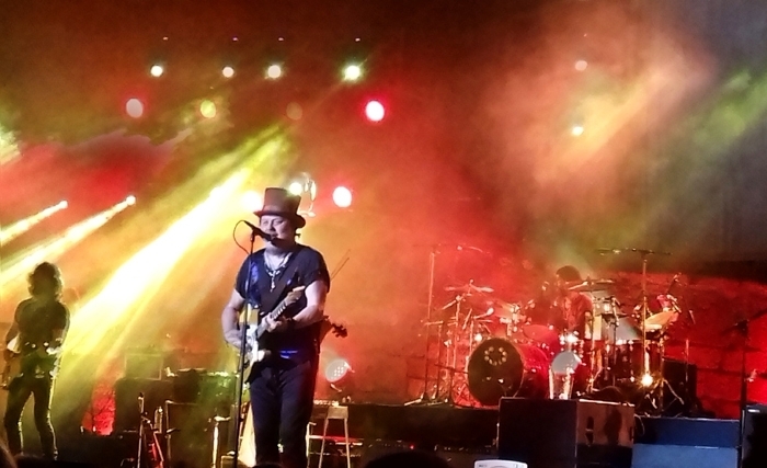 Zucchero met le feu à Carthage Zucchero met le feu à Carthage