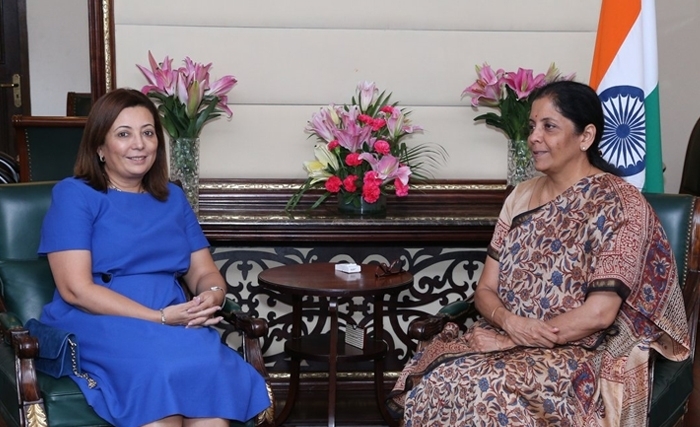 Quand Ouided Bouchamaoui porte bonheur à la ministre indienne du Commerce, promue ministre de la Défense Quand Ouided Bouchamaoui porte bonheur à la ministre indienne du Commerce, promue ministre de la Défense