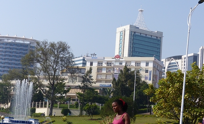 Khadija Moalla, en route vers l'Ouganda: Carte postale de Kigali Khadija Moalla, en route vers l'Ouganda: Carte postale de Kigali