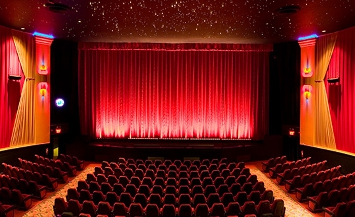El Teatro fait sa rentrée des classes pour «Une Année Blanche» El Teatro fait sa rentrée des classes pour «Une Année Blanche»