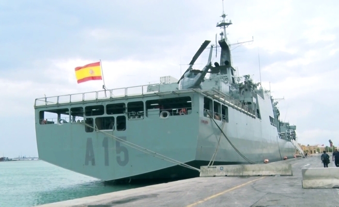 Lutte contre le trafic de migrants en Méditerranée: Le navire ravitailleur Cantabria de l'Opération Sophia en Tunisie