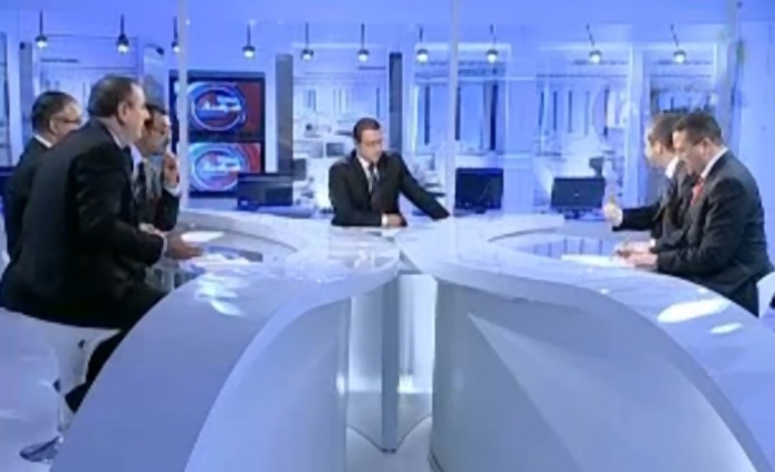Sept ans après, les médias, le quatrième pouvoir, doivent-ils intervenir pour ramener tout le monde à la raison? Sept ans après, les médias, le quatrième pouvoir, doivent-ils intervenir pour ramener tout le monde à la raison?