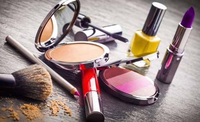 Loi de Finances 2018 : Menaces sur la parfumerie et de la cosmétique menacé Loi de Finances 2018 : Menaces sur la parfumerie et de la cosmétique menacé