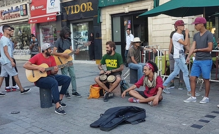 Nihel Ben Amar: Ballade au centre ville Nihel Ben Amar: Ballade au centre ville