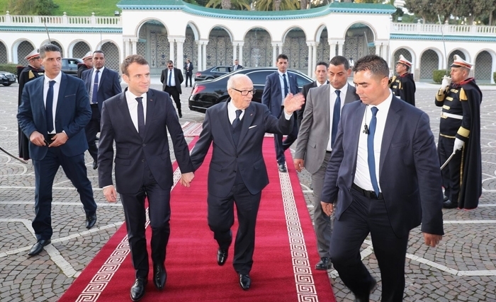 Macron à Caïd Essebsi : votre combat est le nôtre Macron à Caïd Essebsi : votre combat est le nôtre