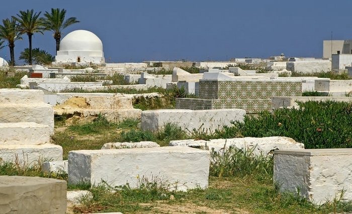 Quand la municipalité de  Hammam  Sousse discrimine les morts selon leur origine