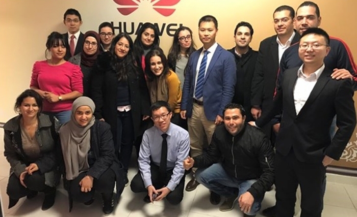 Les étudiants tunisiens à la pointe des TIC grâce à Huawei Les étudiants tunisiens à la pointe des TIC grâce à Huawei