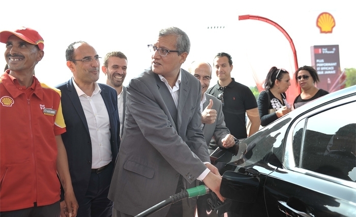 Lancement de la nouvelle génération de carburants Shell sous le patronage de M. le Ministre de l'énergie, des mines et des énergies renouvelables Lancement de la nouvelle génération de carburants Shell sous le patronage de M. le Ministre de l'énergie, des mines et des énergies renouvelables