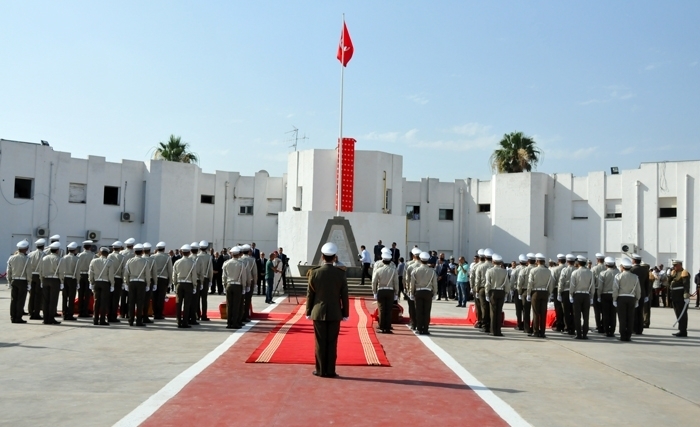 Hommage aux martyrs d’Aïn Soltane : Le nouveau style Com du ministère de l’Intérieur (Photos) Hommage aux martyrs d’Aïn Soltane : Le nouveau style Com du ministère de l’Intérieur (Photos)