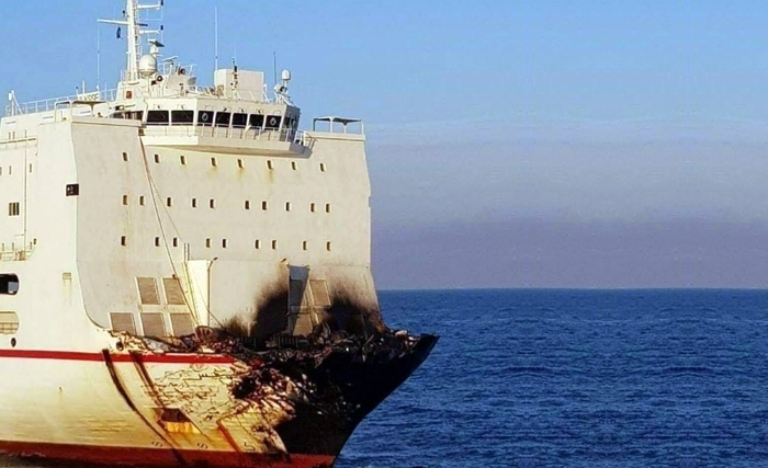 L'Ulysse s'est détaché de Virginia : un barrage anti-pollution mis en place autour des deux navires L'Ulysse s'est détaché de Virginia : un barrage anti-pollution mis en place autour des deux navires