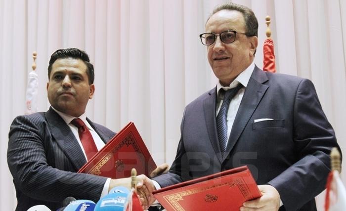Slim Riahi et Hafedh Caïd Essebsi scellent la fusion de leurs deux partis Slim Riahi et Hafedh Caïd Essebsi scellent la fusion de leurs deux partis