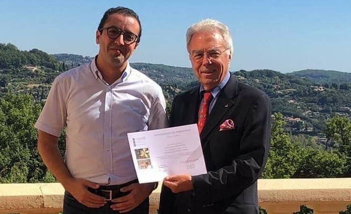 Mohamed Aziz Baccouche, un créateur tunisien de parfums, encensé à Grasse Mohamed Aziz Baccouche, un créateur tunisien de parfums, encensé à Grasse