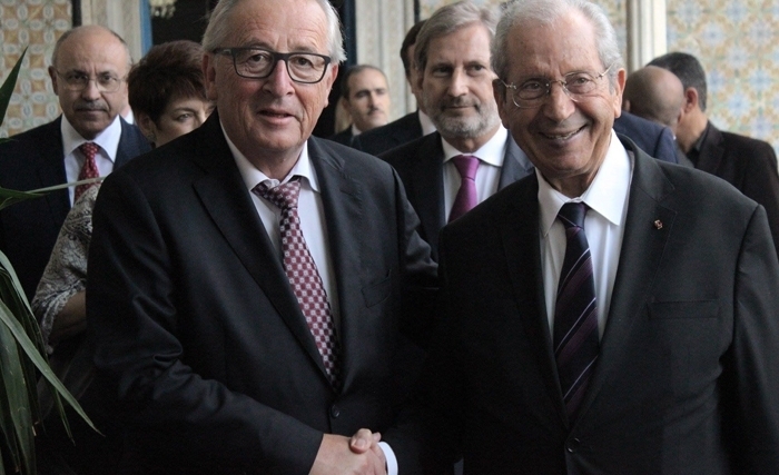 Juncker promet un soutien européen annuel de 300 million d'Euros à la Tunisie Juncker promet un soutien européen annuel de 300 million d'Euros à la Tunisie