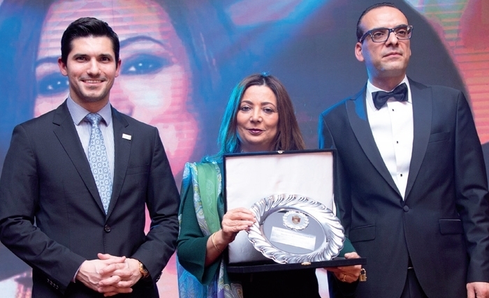 Wided Bouchamaoui lauréate du Prix International d’Excellence Farmasi