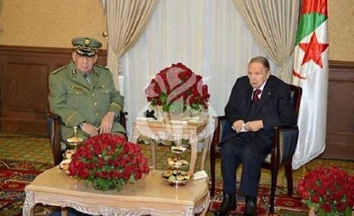 Bouteflika décide de reporter les élections présidentielles et renonce à un cinquième mandat