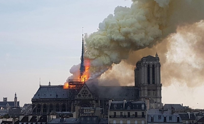 Un incendie ravage Notre Dame de Paris, le monument le plus visité de la capitale française 
