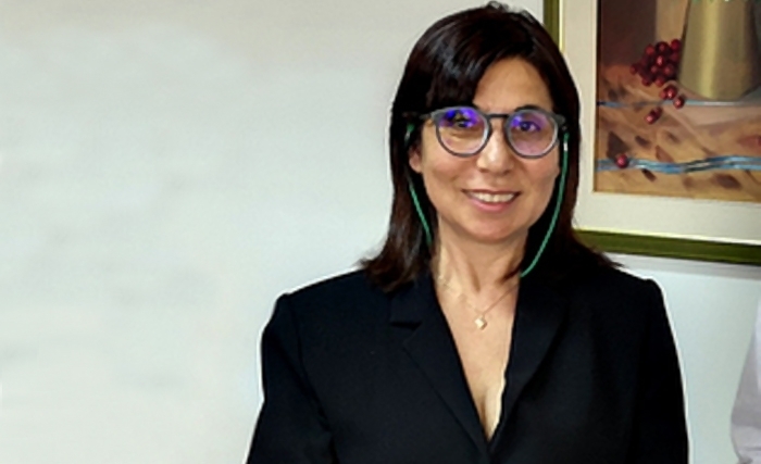 Qui est Dr. Samira Ben Ammar, docteur en Géosciences et Présidente de l’Association «BledyZina» Qui est Dr. Samira Ben Ammar, docteur en Géosciences et Présidente de l’Association «BledyZina»
