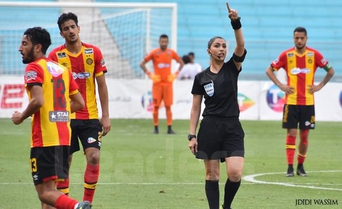 Dorsaf Gnaouti, première femme arabe et africaine,  arbitre en 1e Ligue de football masculin