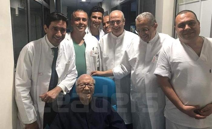 La photo tant attendue par les Tunisiens: Le président Caïd Essebsi quittant l'hôpital militaire La photo tant attendue par les Tunisiens: Le président Caïd Essebsi quittant l'hôpital militaire