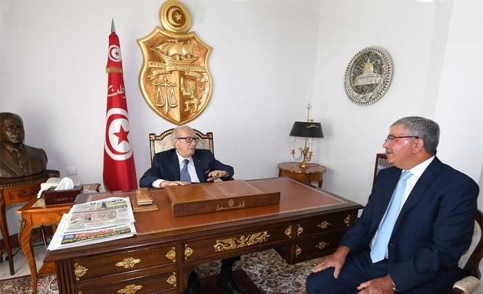 Le président Beji Caïd Essebsi reçoit le ministre de la Défense : examen de la situation sécuritaire dans le pays (Vidéo)
