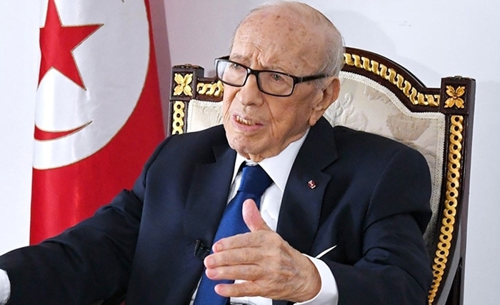 Caïd Essebsi, recevant le ministre de la Défense, Zbidi, reprend sa com et multiplie les messages : Acte 1 Caïd Essebsi, recevant le ministre de la Défense, Zbidi, reprend sa com et multiplie les messages : Acte 1